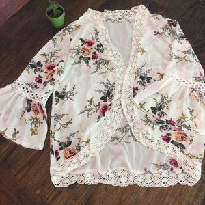 ❤️ Bell Sleeve Kimono - White Floral